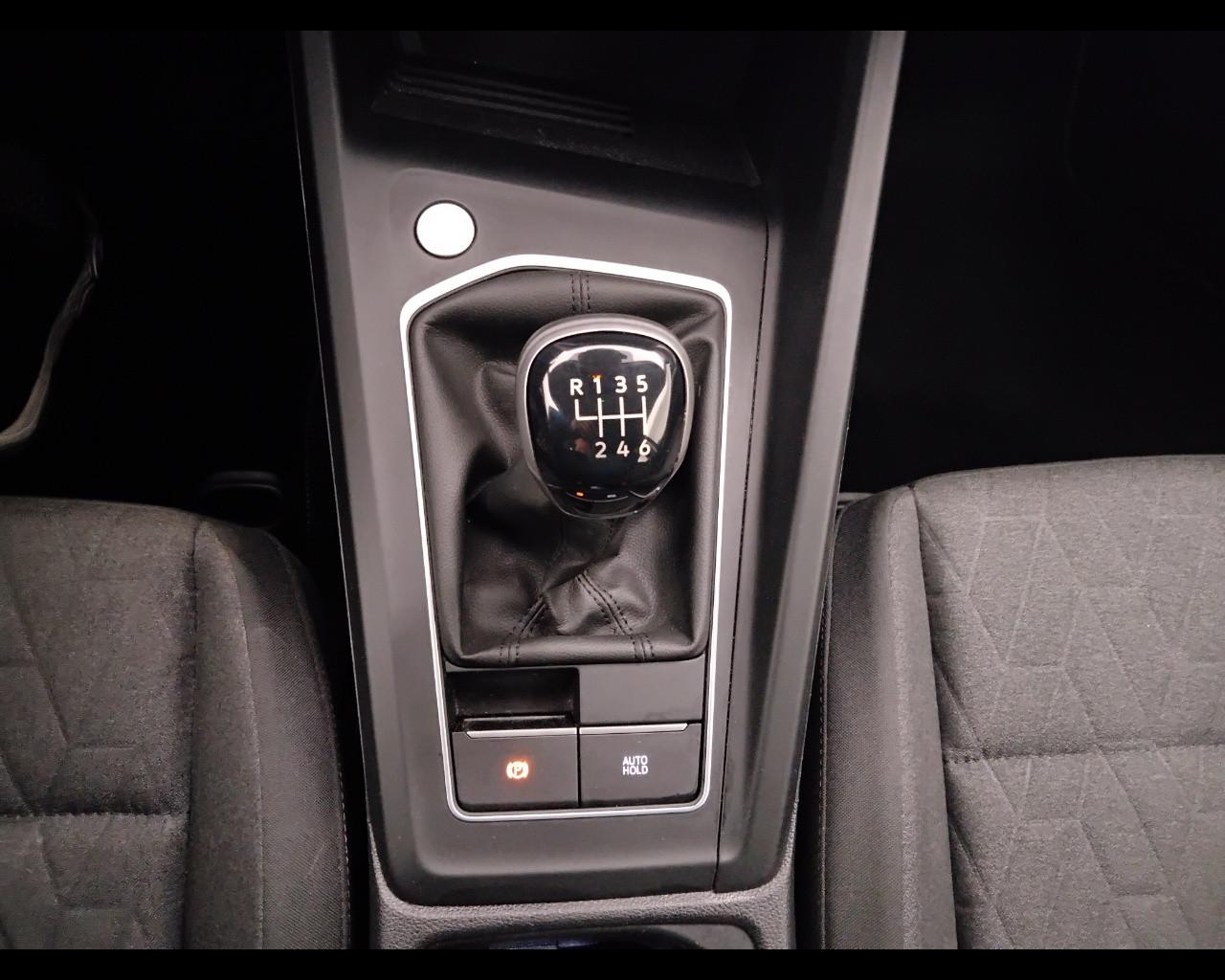 VOLKSWAGEN Golf VIII 2024 - Golf 2.0 tdi Life 115cv