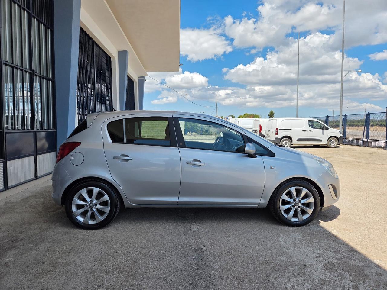 Opel Corsa 1.2 85CV 5 porte GPL-TECH One