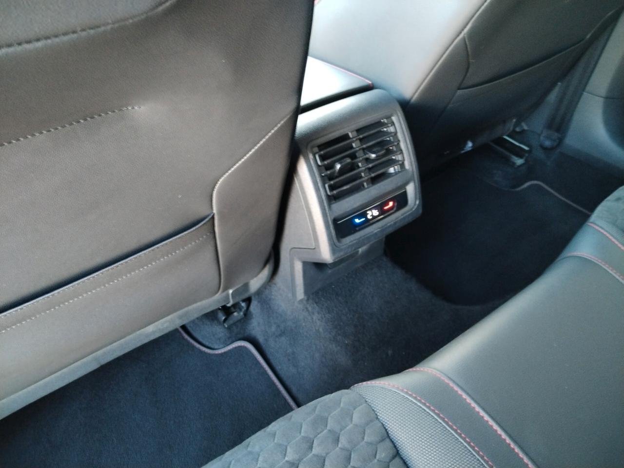 Volkswagen Golf GTI Golf 2.0 TSI GTI DSG