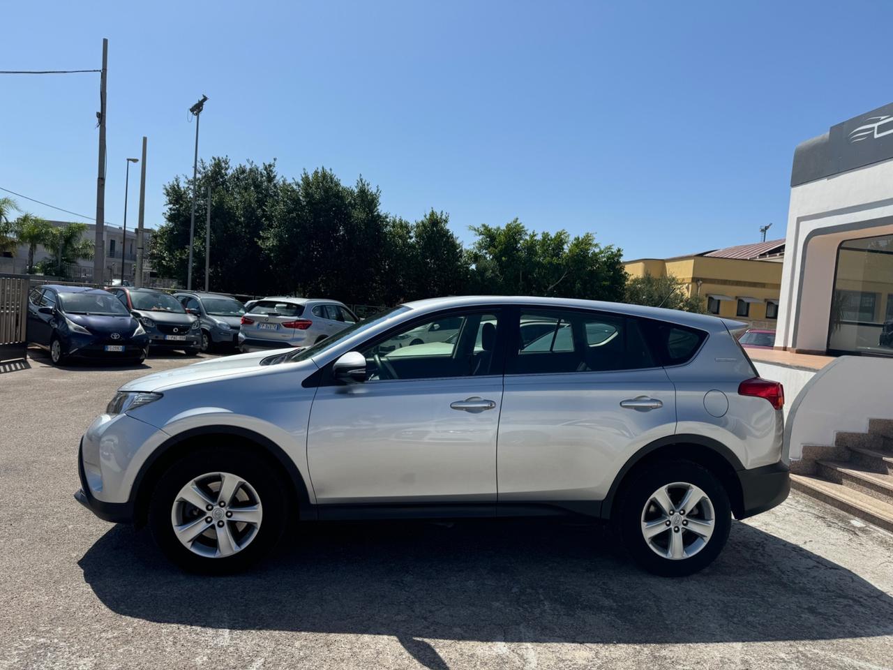 Toyota RAV 4 RAV4 2.0 D-4D 4WD Style White Ed.