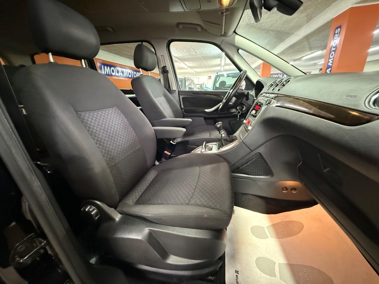 Ford Galaxy 2.0 da 140 CV - Gancio Traino Estraibile 7 posti