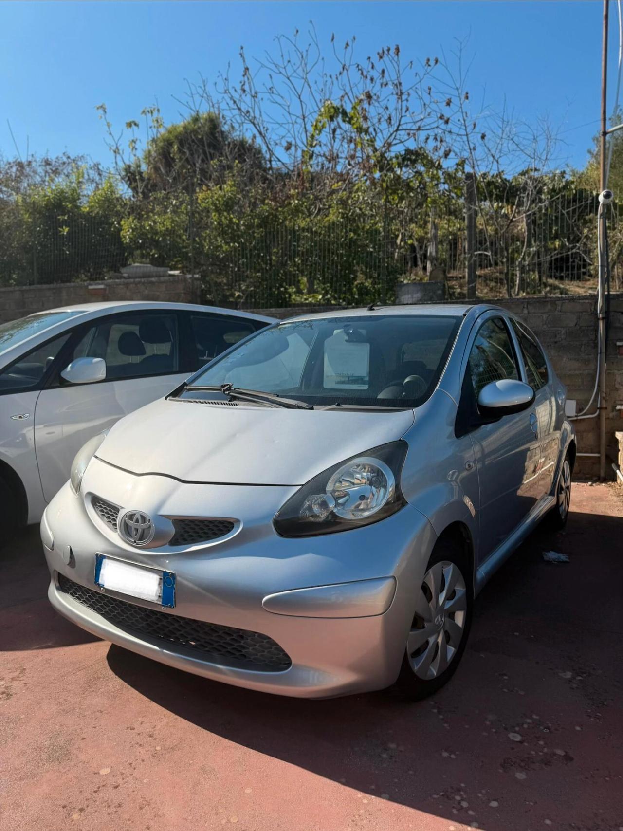 Toyota Aygo 1.4 turbodiesel 5 porte Sol