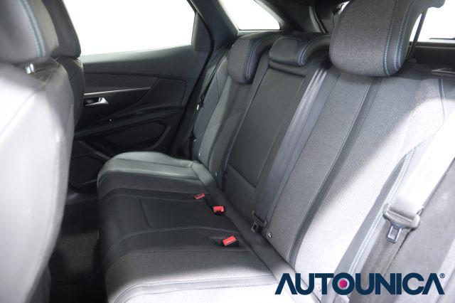 PEUGEOT 3008 HYBRID4 300 E-EAT8 ALLURE PACK