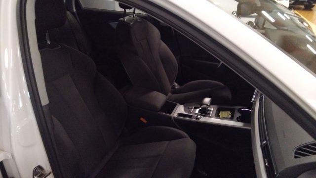 AUDI A4 Avant 30 TDI S tronic S line edition