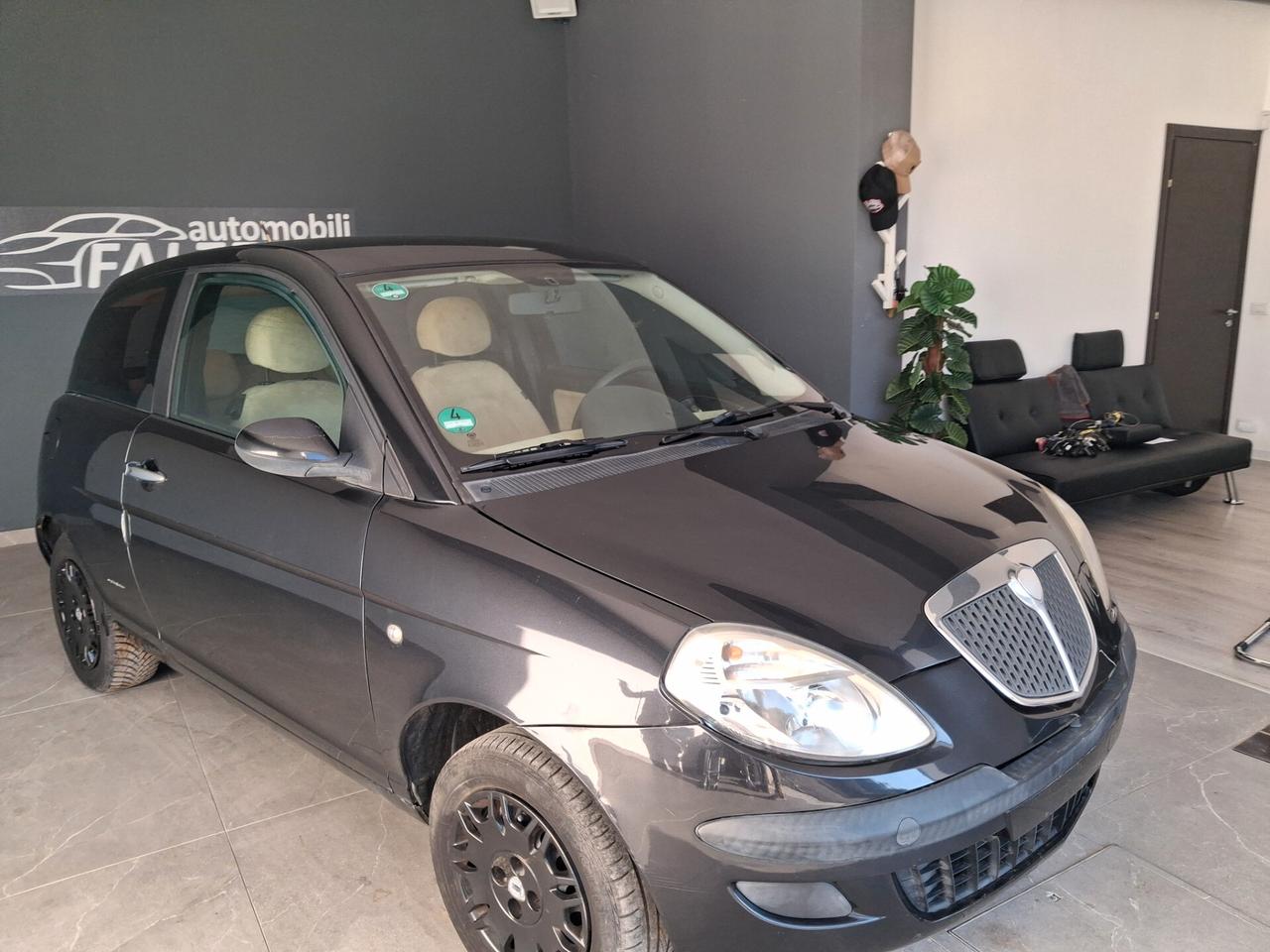 Lancia Ypsilon 1.2 tenuta maniacale