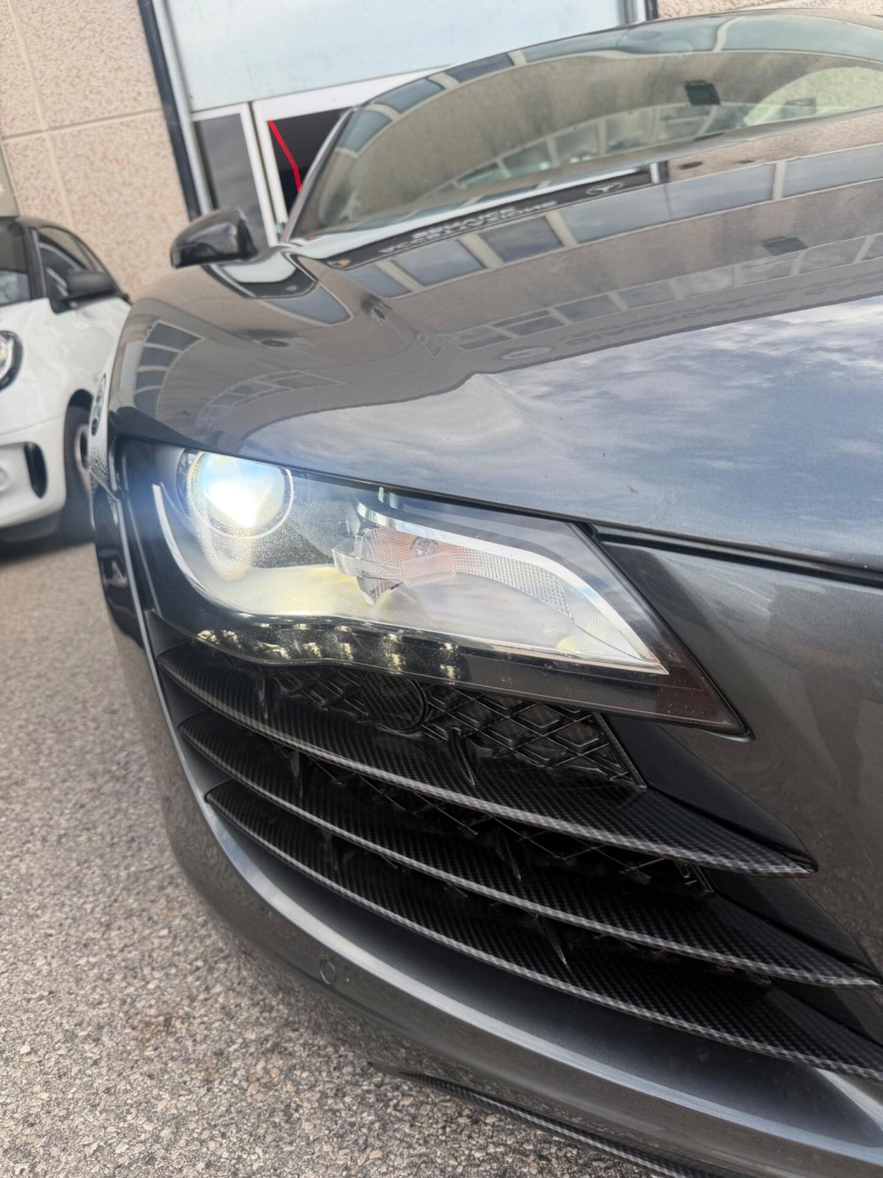 Audi R8 4.2 V8 FSI quattro R tronic