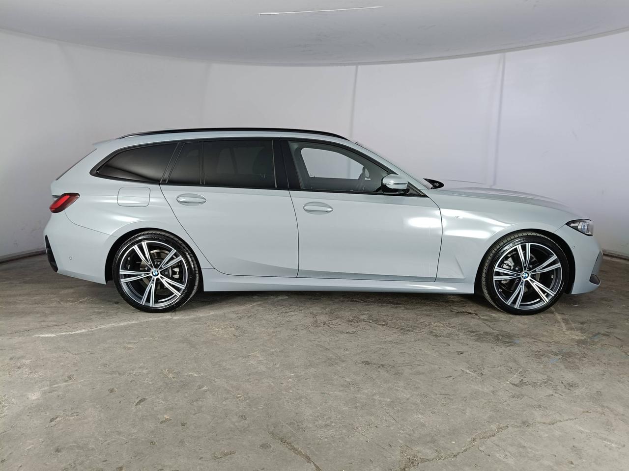 BMW 320d Touring mhev 48V xdrive Msport auto