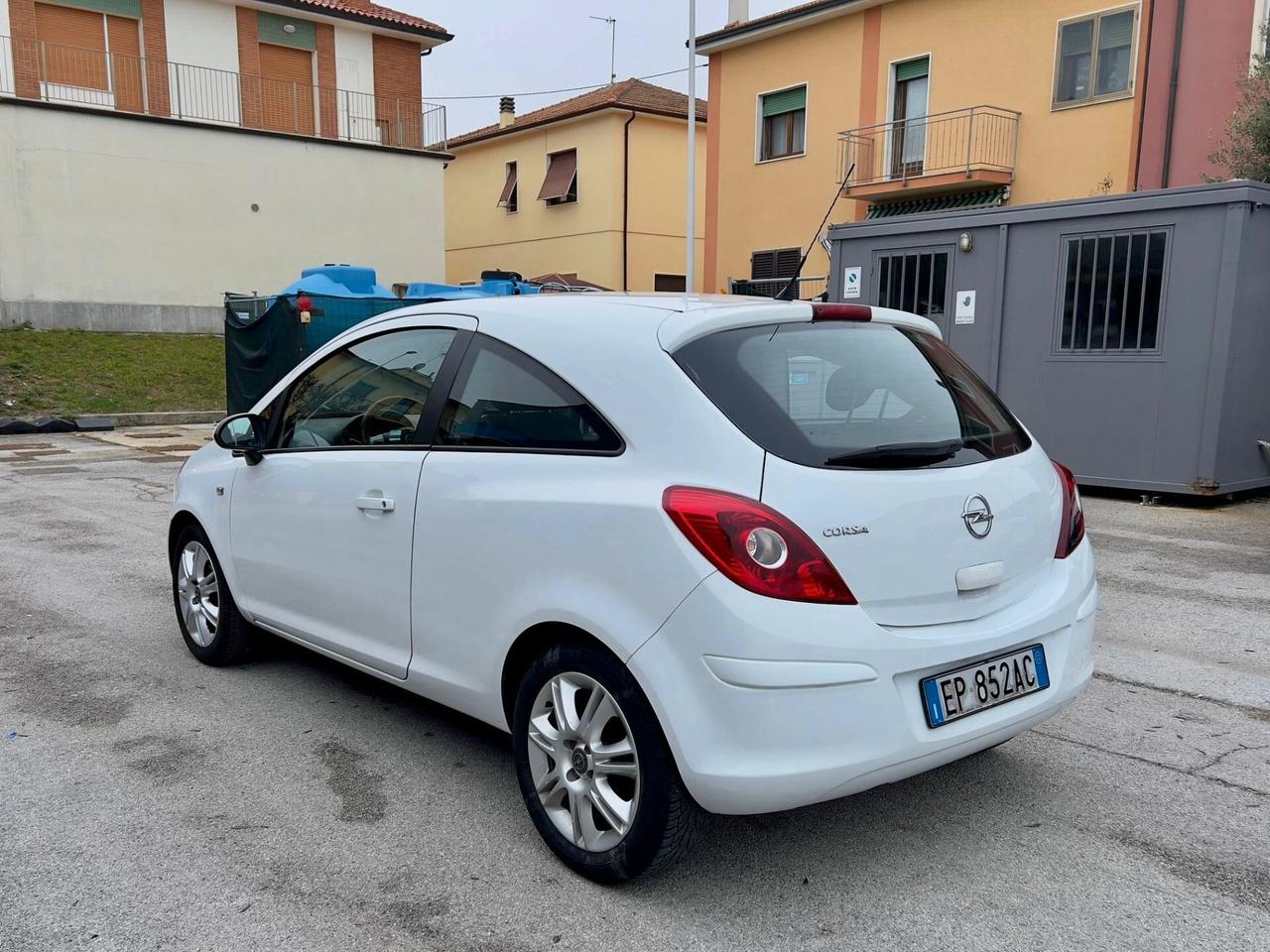 Opel Corsa 1.2 GPL
