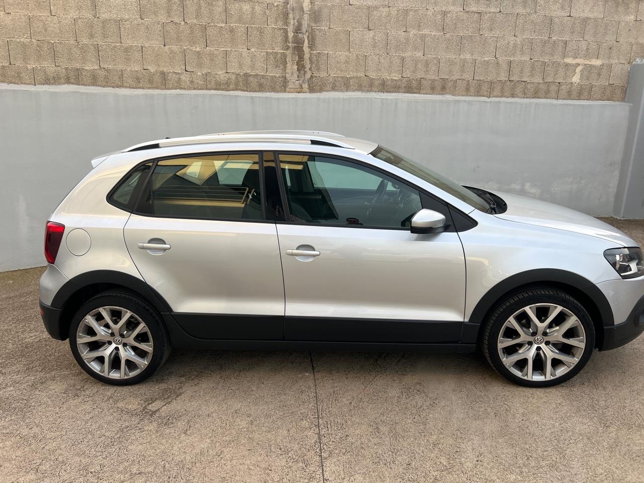 Volkswagen Polo Cross 1.4 TDI DSG | 2016