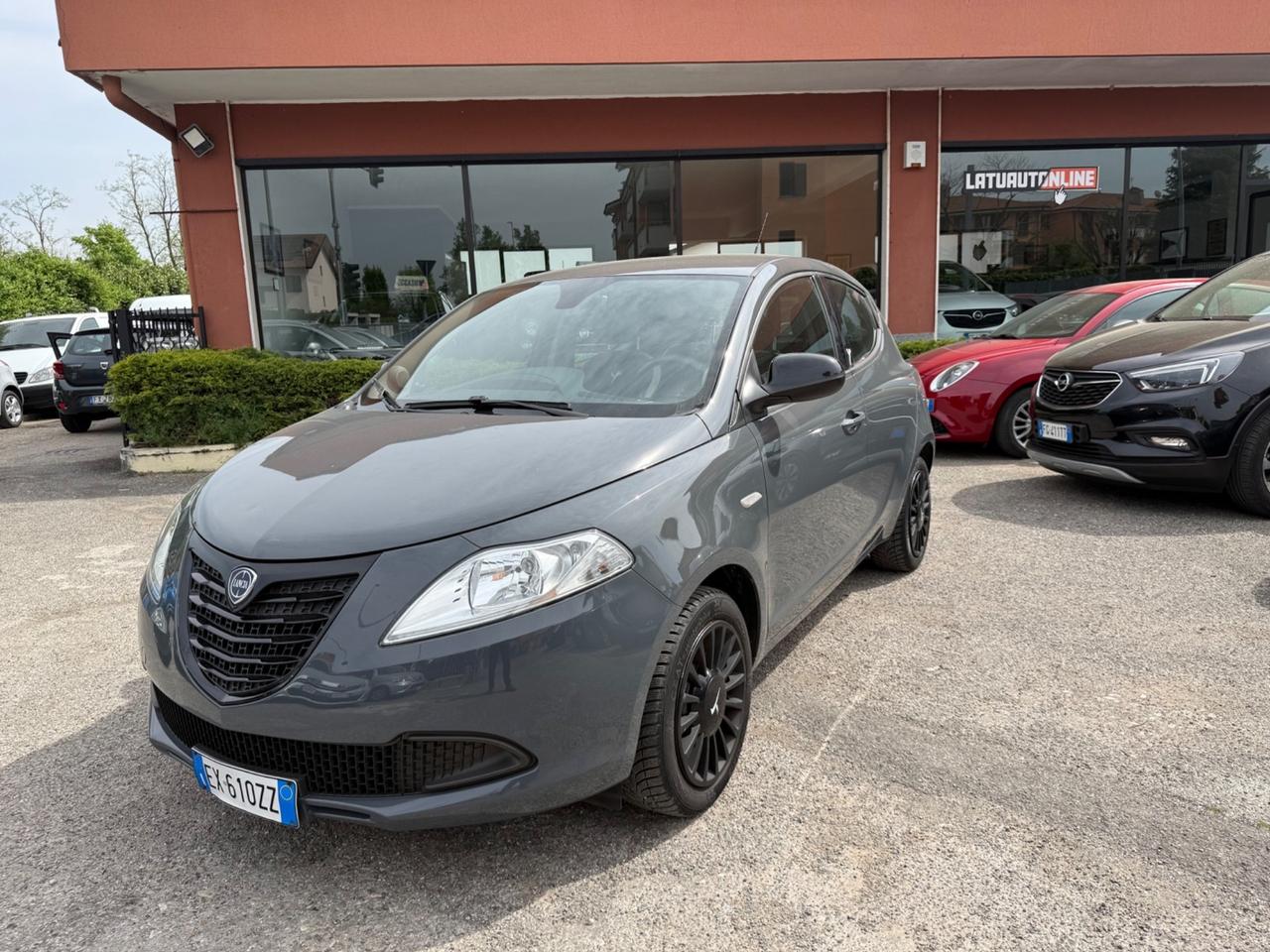 Lancia Ypsilon 1.2 69 CV 5 porte Elefantino