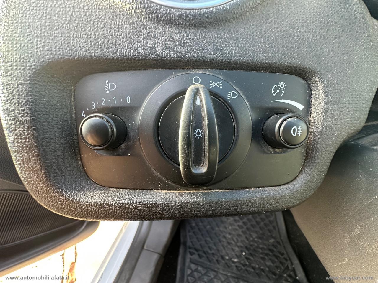 FORD Fiesta 1.5 TDCi 75 CV 5p. DIESEL CON GANCIO TRAINO