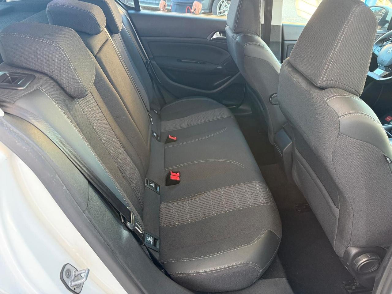 Peugeot 308 BlueHDi 130 S&S Allure