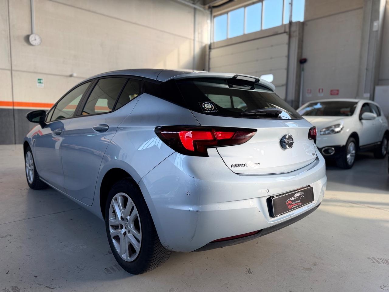 Opel Astra 1.6 CDTi 110CV Start&Stop 5 porte Innovation NEOPATENTATI