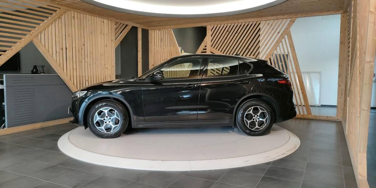 Alfa Romeo Stelvio 2.2 t Business rwd 160cv auto