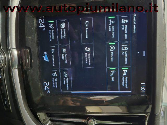 VOLVO XC60 B4 (d) AWD Geartronic Business Plus