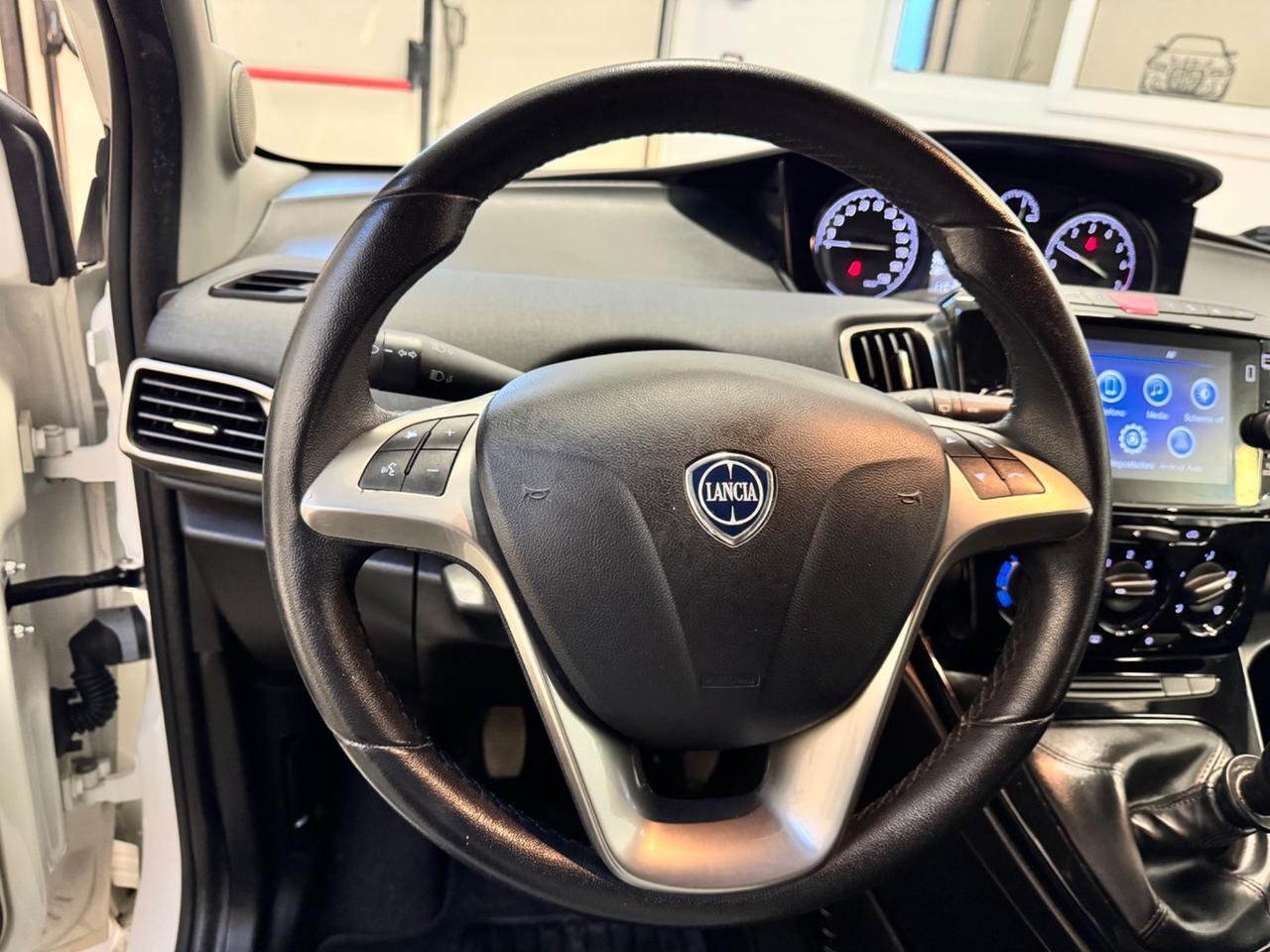 Lancia Ypsilon 1.0 FireFly 5 porte S&S Hybrid Ecochic Gold