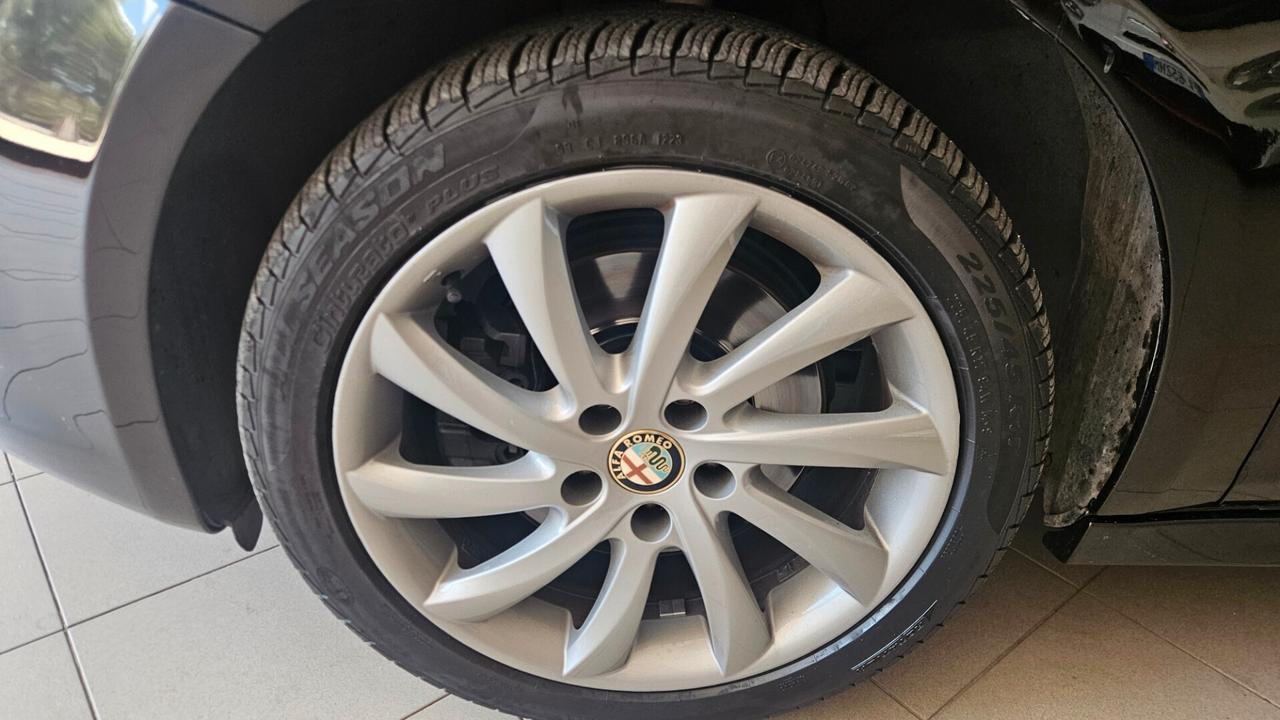 Alfa Romeo Giulietta 2.0 JTDm-2 140 CV Distinctive