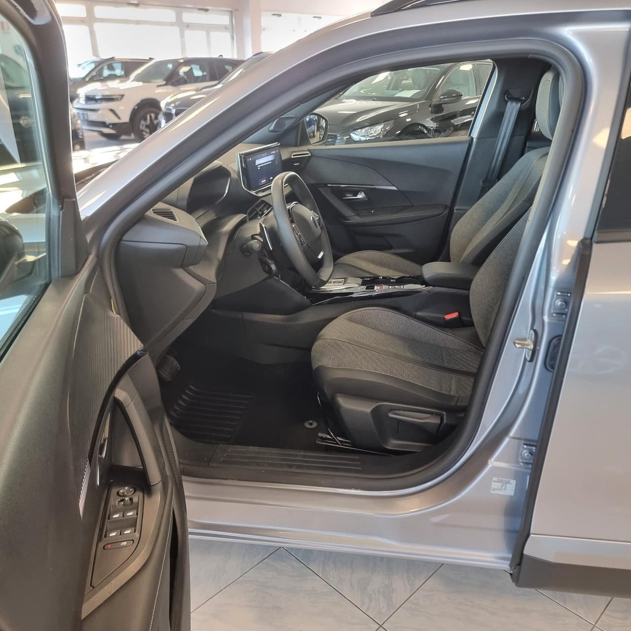 PEUGEOT 2008 ALLURE 1.2 Bz 130cv cambio automatico EAT8 Euro 6E