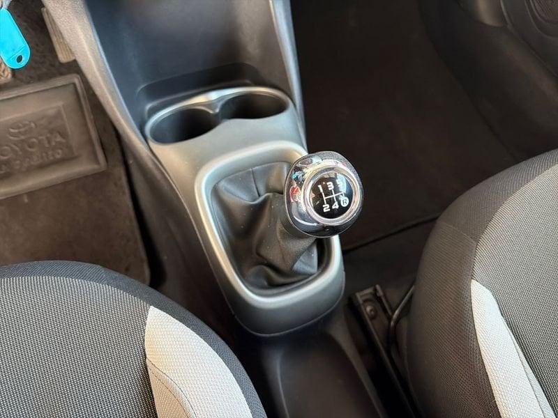 Toyota Aygo Aygo 5p 1.0 x-play my15