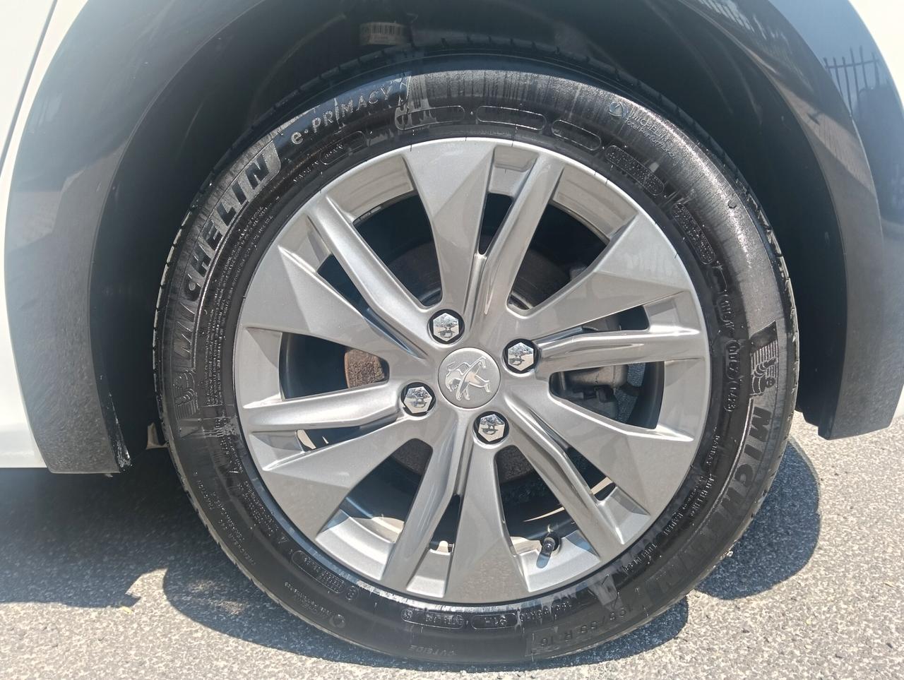 Peugeot 208 motore elettrico 136 CV 5 porte Allure Pack