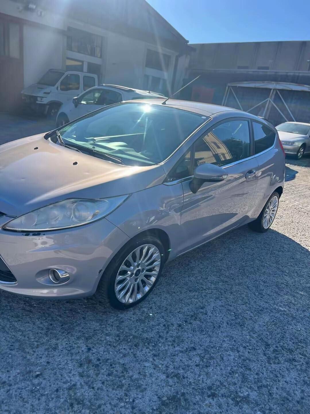 Ford Fiesta 1.4 3 porte Bz.- GPL Titanium