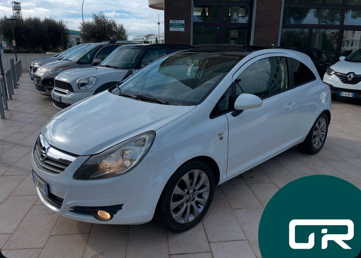 Opel Corsa 1.2 3 porte b-color