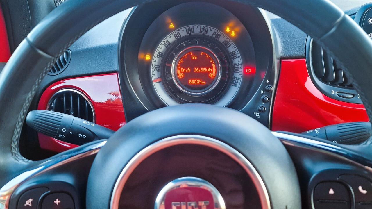 Fiat 500 1.0 Hybrid Red