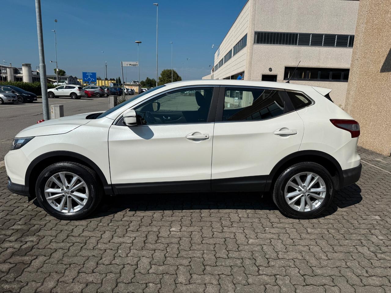 Nissan Qashqai 1.2 DIG-T Acenta, EURO6B,POCHI KM