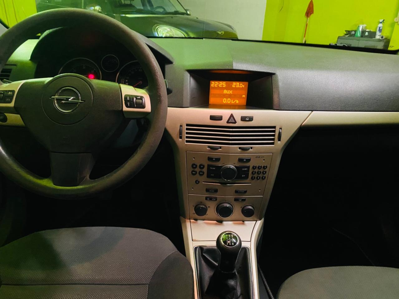 Opel Astra GTC 1.7 CDTI 110CV 3 porte Cosmo