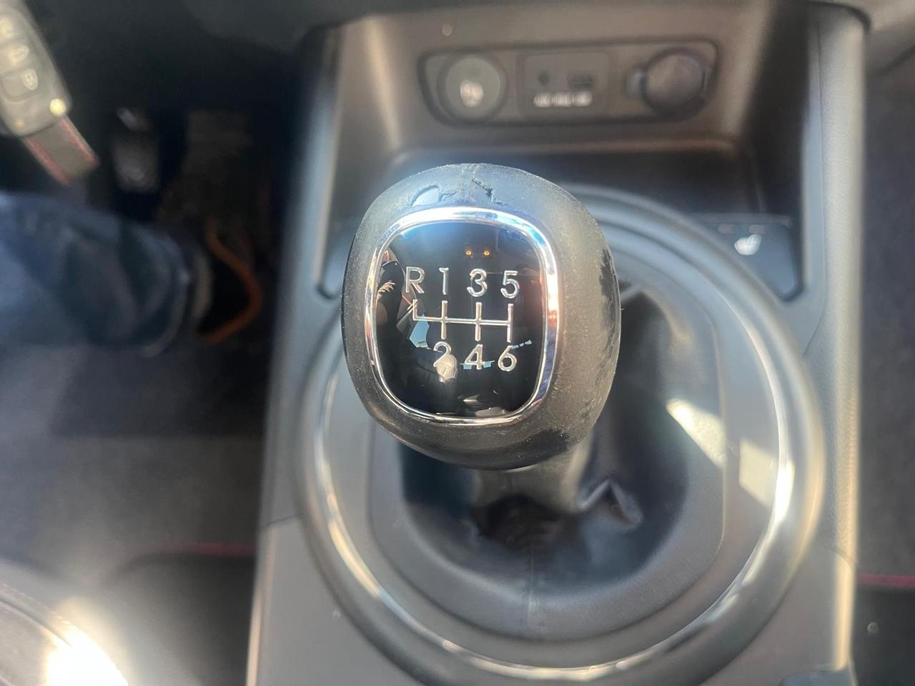 Kia Sportage 1.7 crdi-full-km 100000-2013