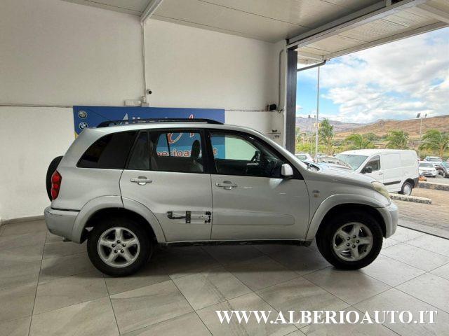 TOYOTA RAV 4 MY23 RAV4 2.0 Tdi D-4D cat 5 porte