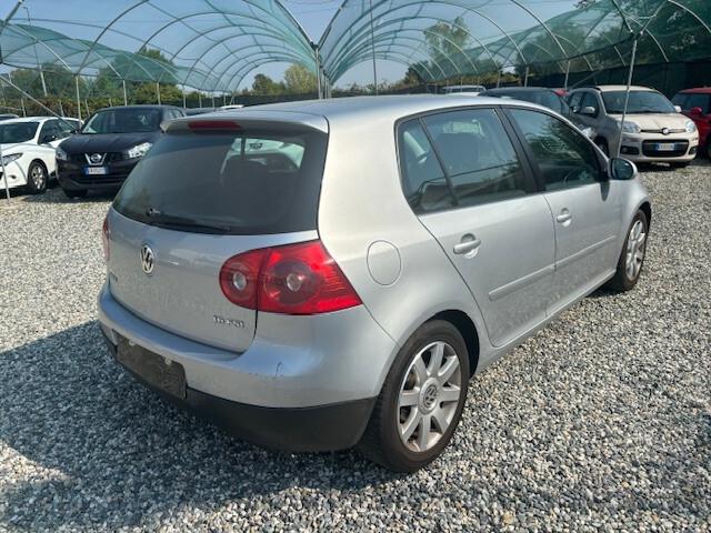 Volkswagen Golf 1.6 16V FSI 5p. Sportline
