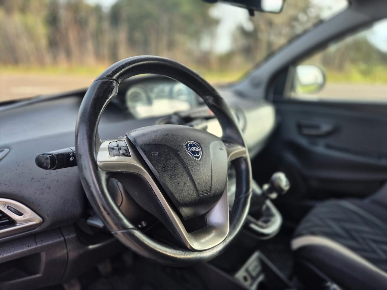 Lancia Ypsilon 0.9 TwinAir 85 CV 5 porte Metano GARANZIA