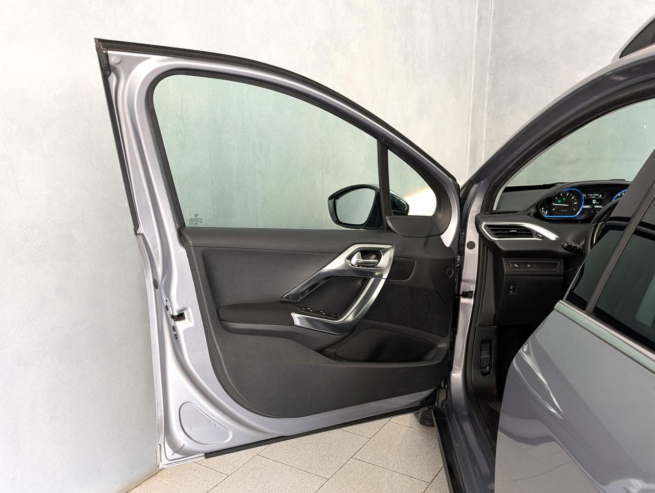 Peugeot 2008 1.2 puretech 110cv EAT8 Allure