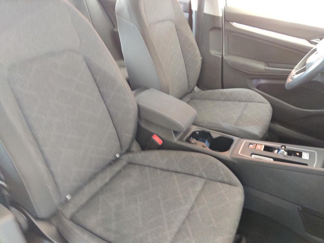 Volkswagen Golf 1.0 eTSI EVO DSG Life