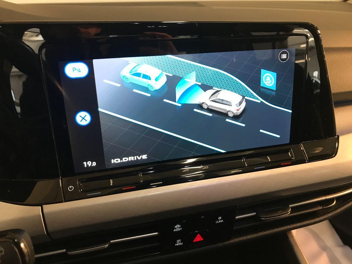 VOLKSWAGEN Golf 1.0 TSI 110CV 5p. Business BMT