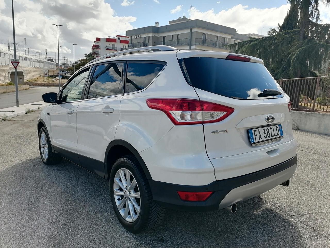 Ford Kuga 2.0 TDCI 150 CV 4X4 TITANIUM *116.000 km* 2015