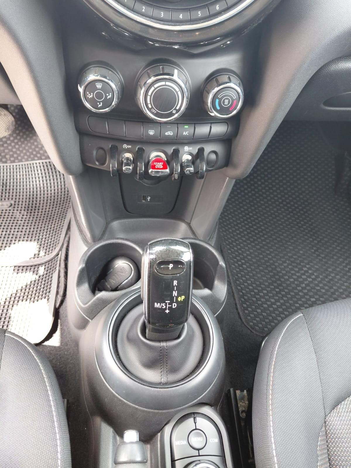 Mini Mini 1.5 Cooper D 5 porte