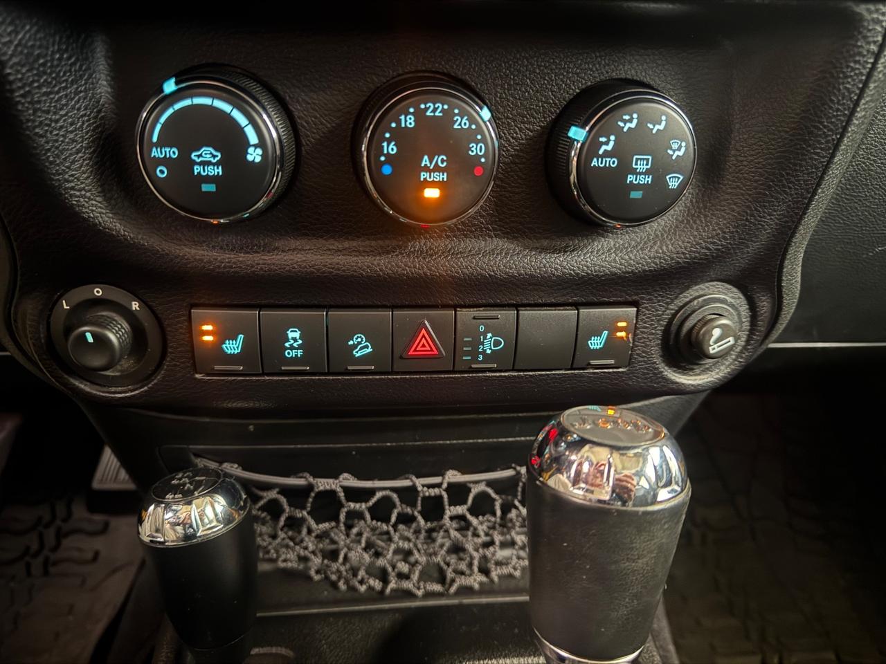 Jeep Wrangler Unlimited 2.8 CRD DPF Sahara