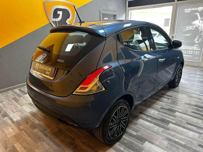 Lancia Ypsilon 1.0 FireFly 70cv Hybrid ALBERTA FERRETTI PREZZO VERO