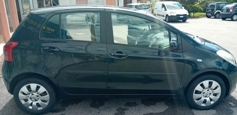 Toyota Yaris 1.3 3 porte Luna