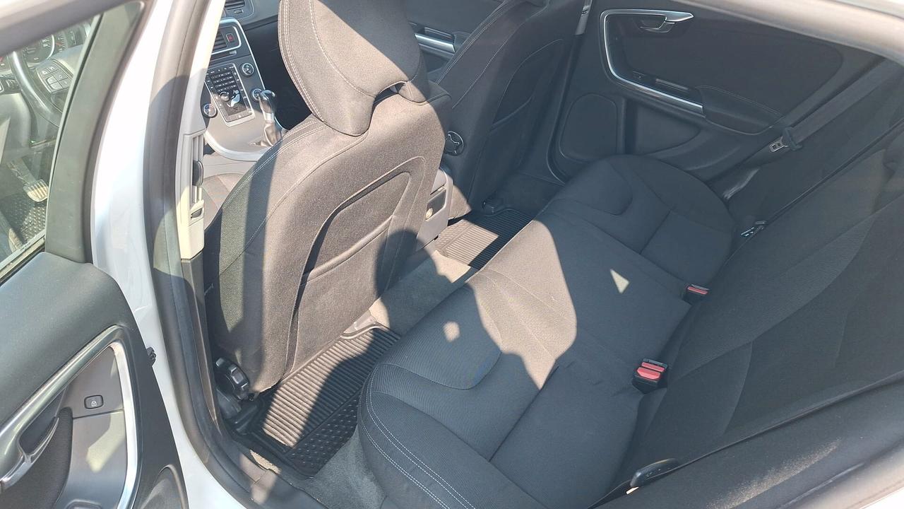 Volvo V60 D2 1.6 Business