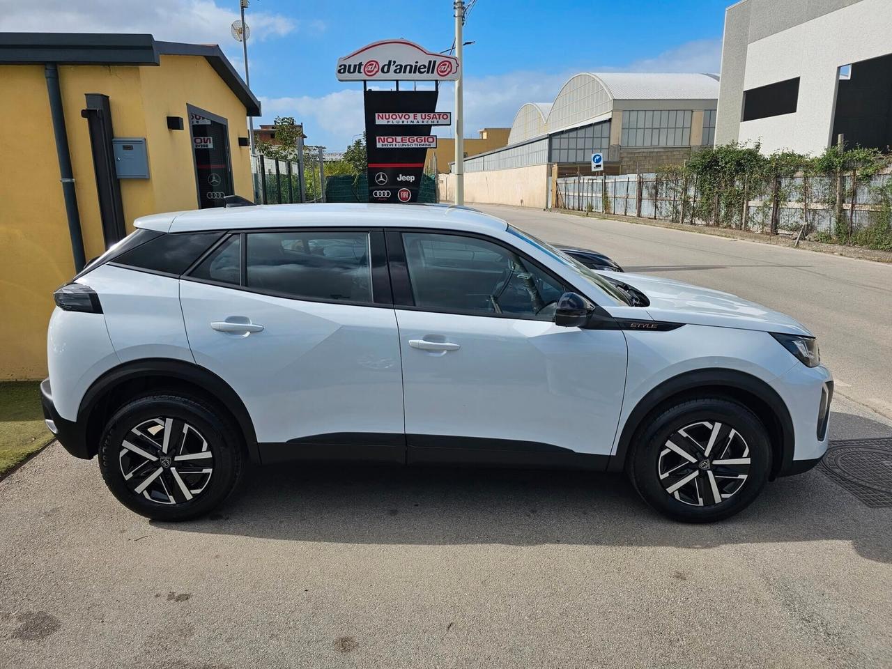 Peugeot 2008 100 S&S Style KM 0