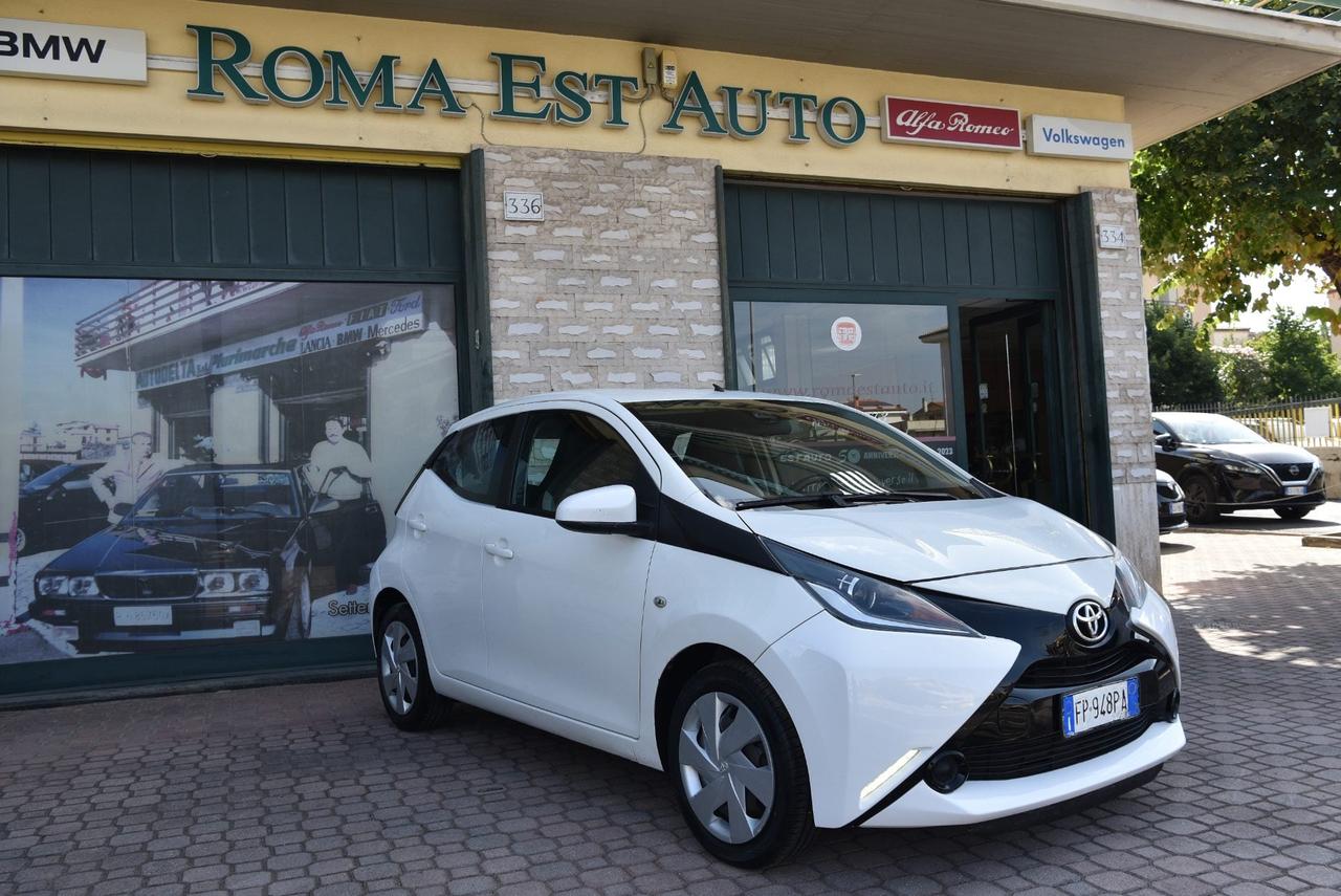 Toyota Aygo 1.0 x-play m-mt 51 Kw 69 cv