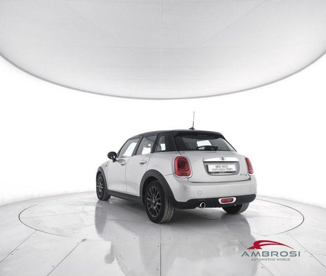 MINI Cooper D 5 porte 1.5 Hype Auto