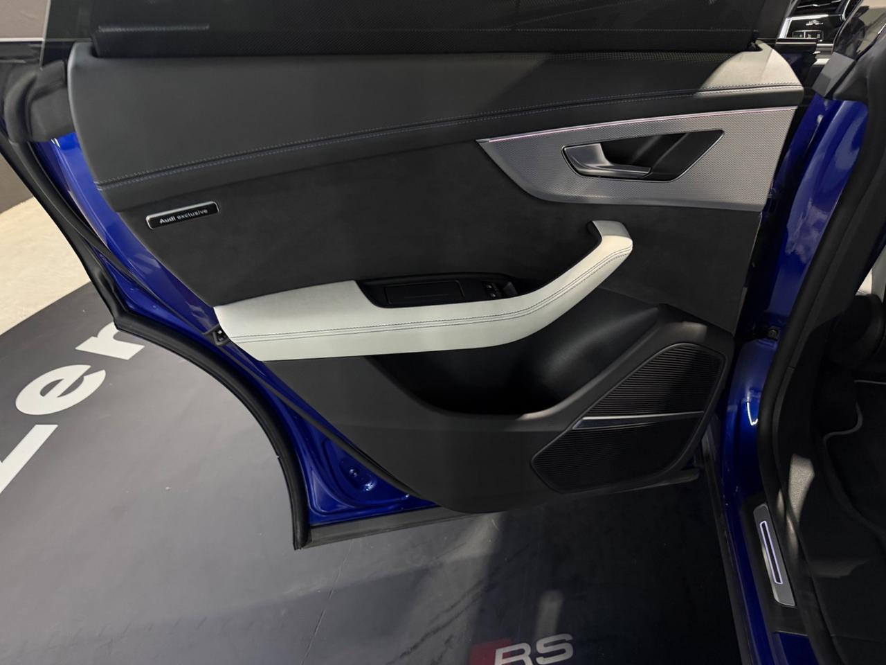 Audi Q8 RS TFSI V8 quattro tiptronic