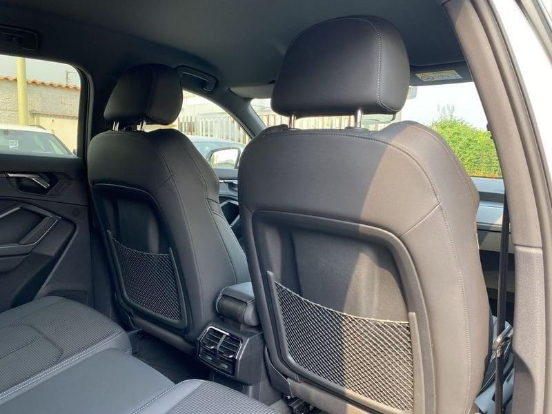 Audi Q3 SPB S Line interno ed esterno 2.0 TDI 150CV S-Tronic 35