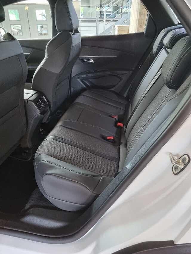 Peugeot 3008 3008 1.6 hybrid phev Allure Pack 180cv e-eat8