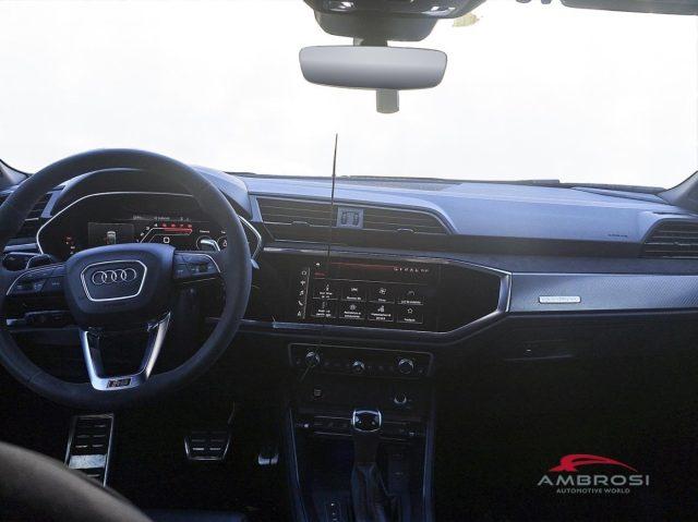 AUDI RS Q3 2.5 quattro s-tronic