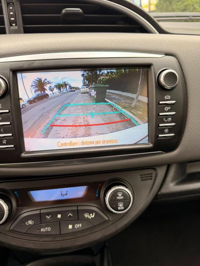 TOYOTA Yaris 1.5 Hybrid 5 porte Business